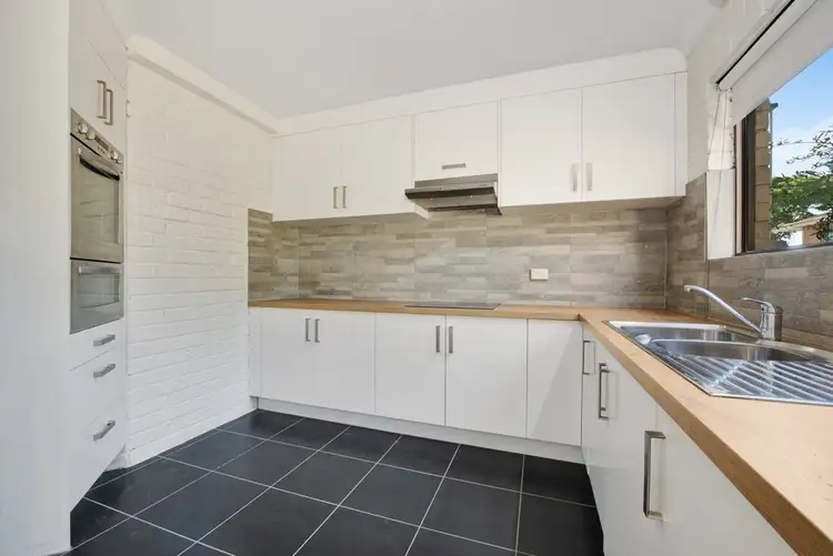 Fifth view of Homely unit listing, 2/94-96 Oxley Avenue, Woody Point QLD 4019