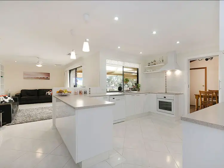 Fifth view of Homely house listing, 2 Narang Court, Gulfview Heights SA 5096