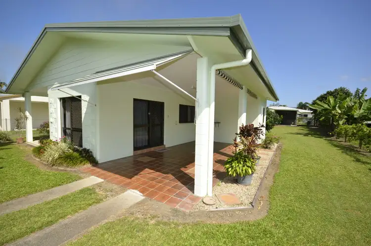 12 Middlemiss Street, Mossman QLD 4873
