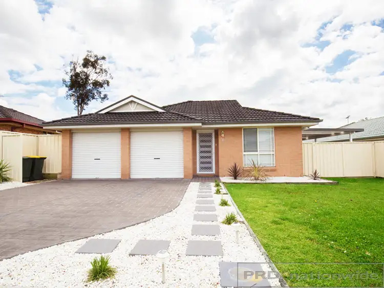 17 Streeton Drive, Metford NSW 2323