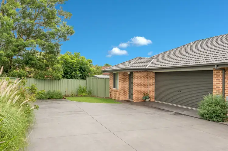 4/6 Waroo Place, Bomaderry NSW 2541