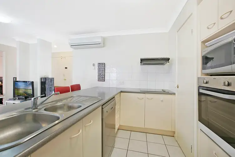 Fourth view of Homely villa listing, 19/74 PLAZA STREET, Wynnum West QLD 4178