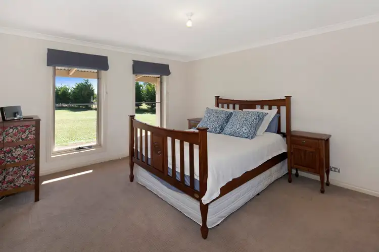 Seventh view of Homely house listing, 33 O'Farrell Court, Cambrian Hill VIC 3352