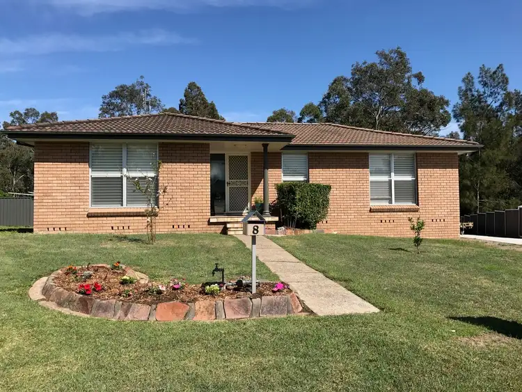8 & 8a Knoll Crescent, East Maitland NSW 2323