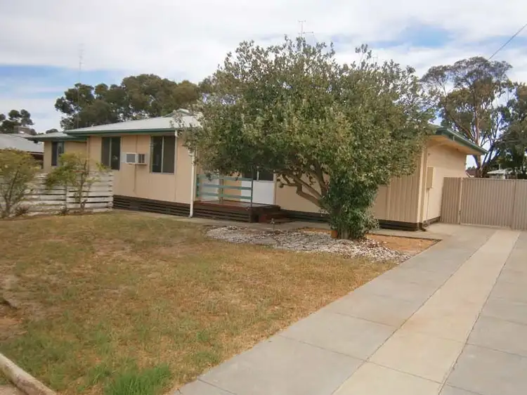 23-25 McCutcheon Street, Waikerie SA 5330