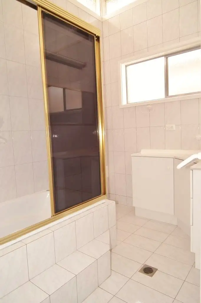 Sixth view of Homely house listing, 4 Cregan Place, Griffith NSW 2680