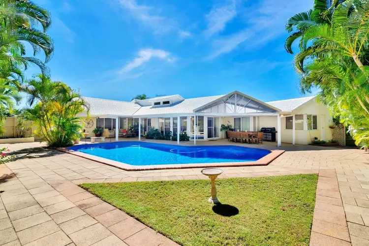 8 WHITE CITY DRIVE, Oxenford QLD 4210