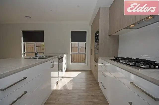 Sixth view of Homely house listing, 10 Clarendon Avenue, Wodonga VIC 3690