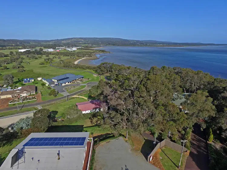 2 Koonwarra Cl, Lower King WA 6330