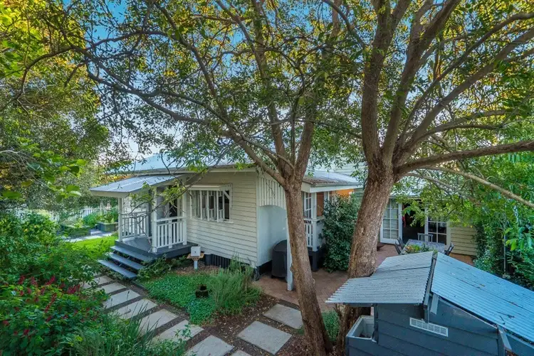 Second view of Homely house listing, 32 Frank Street, Scarborough QLD 4020