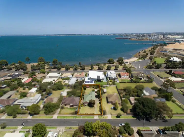 4 Pine Avenue, North Shore VIC 3214