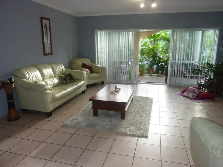 Unit  6 SAILZ VILLA  PANDANUS DRIVE, Cannonvale QLD 4802