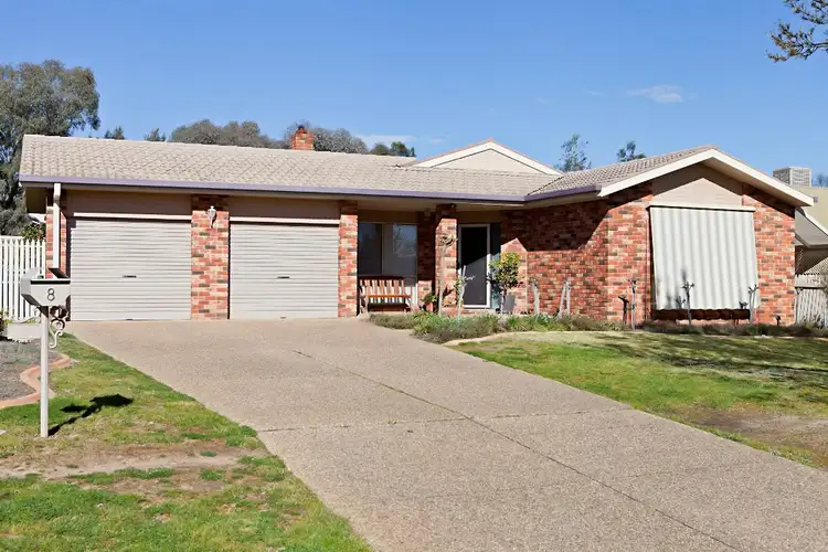 8 Brooklyn Drive, Bourkelands NSW 2650