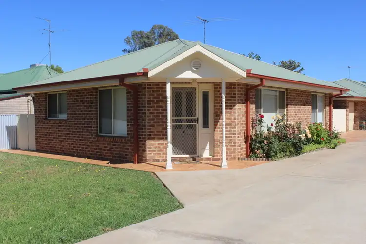 1/139 Anzac Street, Temora NSW 2666