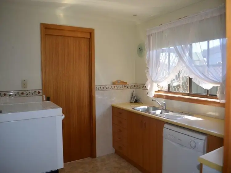 Sixth view of Homely villa listing, 5/7 Kilrush Court, Devonport TAS 7310