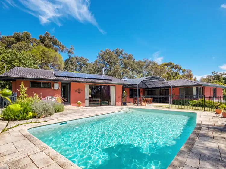 92 Lenori Road, Gooseberry Hill WA 6076