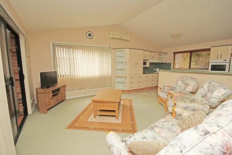 Fifth view of Homely house listing, 32 Fiona Crescent, Lake Cathie NSW 2445