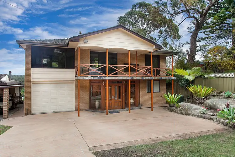 1 Dorset Rd, Heathcote NSW 2233