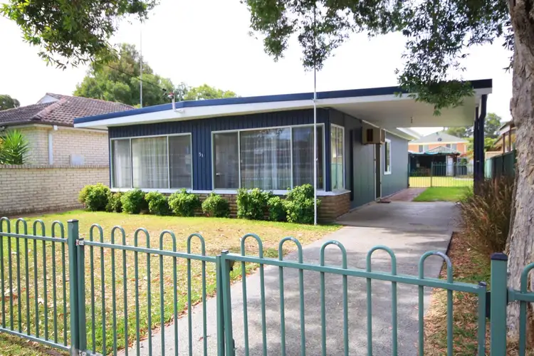 51 Mackenzie Ave, Woy Woy NSW 2256