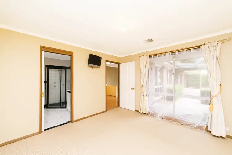 Fifth view of Homely house listing, 25 Kater Close, Macarthur ACT 2904