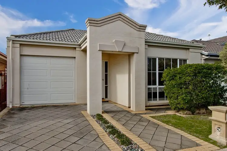 8 Petrel Crescent, Mawson Lakes SA 5095