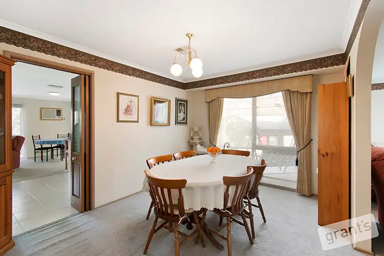 Seventh view of Homely house listing, 2 Ferncroft Court, Berwick VIC 3806