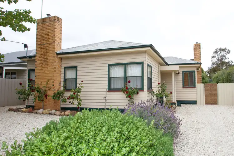 13 Robinson Street, Horsham VIC 3400