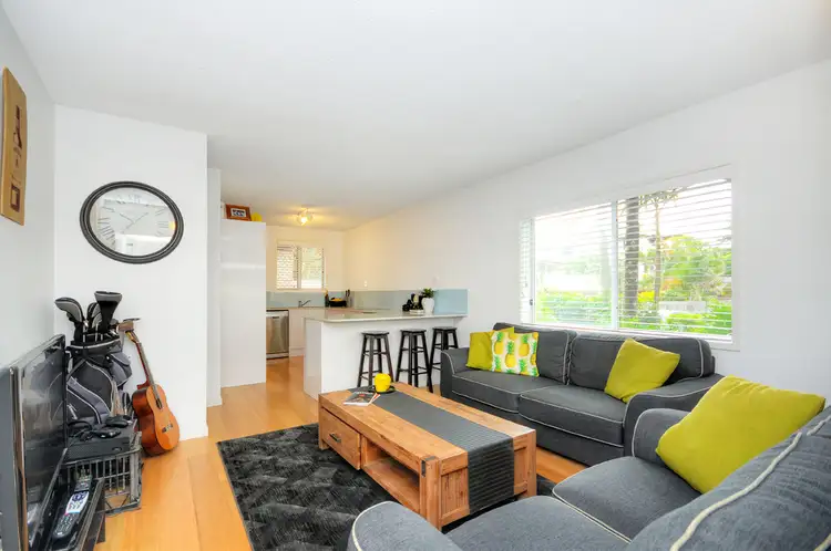 Unit @ 8 Marine Parade, Miami QLD 4220