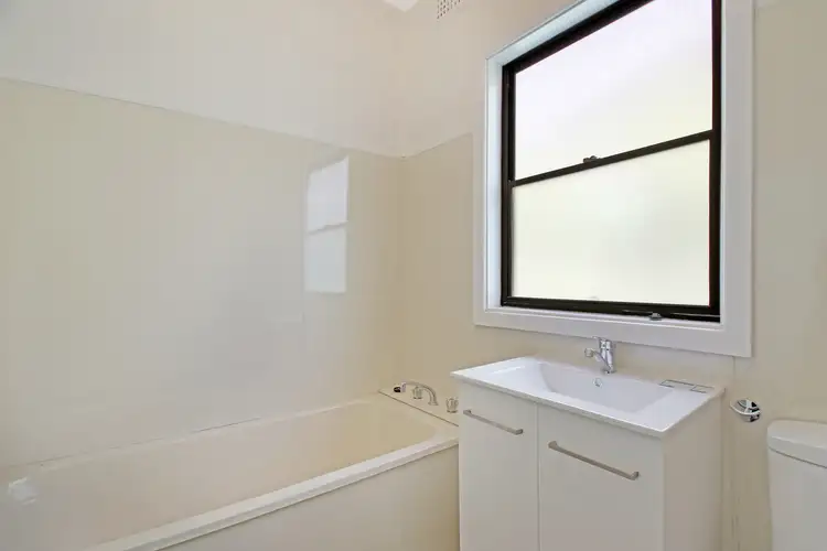 Sixth view of Homely house listing, 17 Betts St, Goulburn NSW 2580