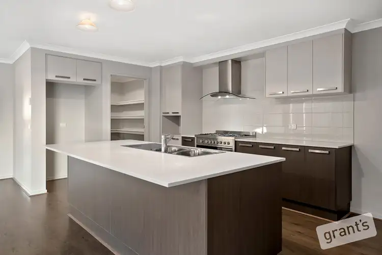 Sixth view of Homely house listing, 7 Illes Court, Berwick VIC 3806