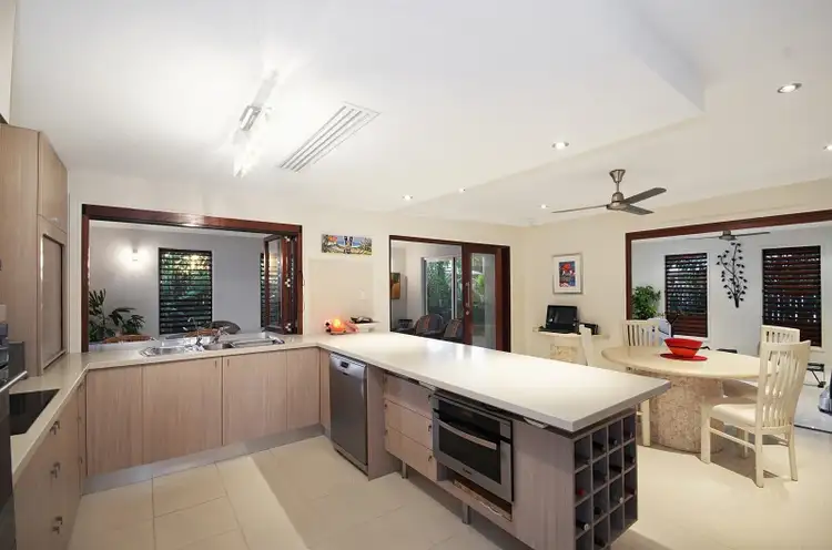 Fifth view of Homely house listing, 2 Esperence Court, Aitkenvale QLD 4814