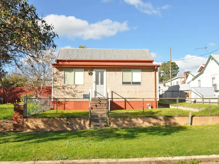 6 Stewart Street, Junee NSW 2663