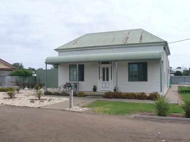 20 Phillips Street, Warracknabeal VIC 3393