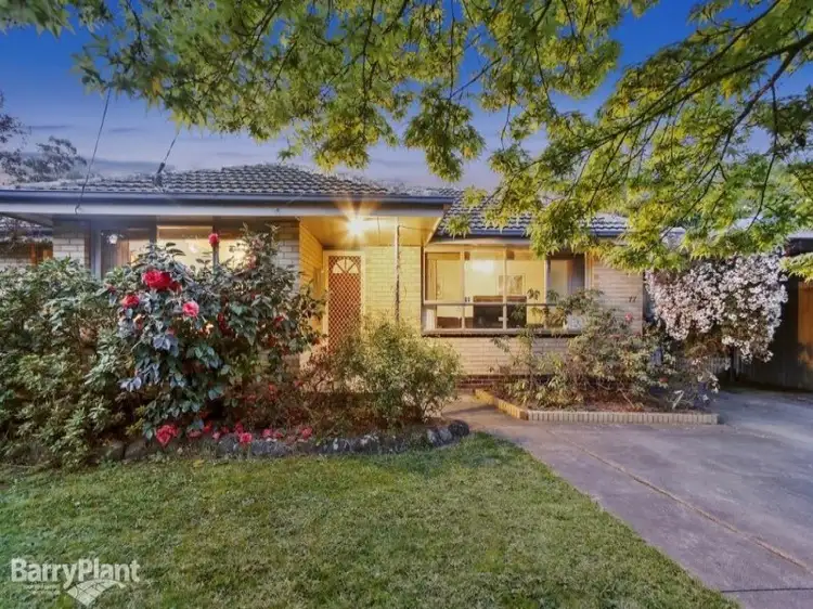 77 Lincoln Road, Croydon VIC 3136