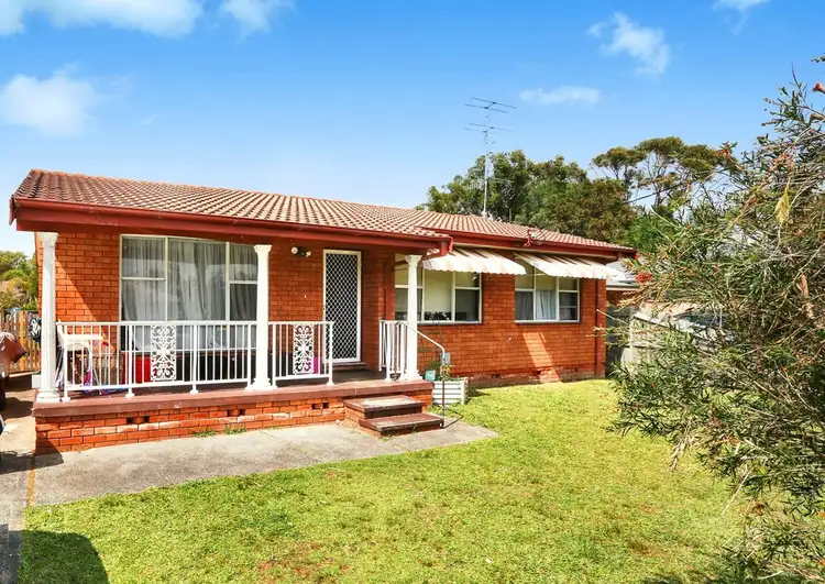 3 Elewa Ave, Bateau Bay NSW 2261