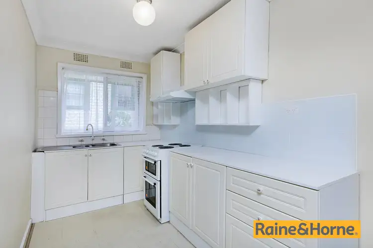 Second view of Homely unit listing, 2/5 Woodlawn Ave, Mangerton NSW 2500