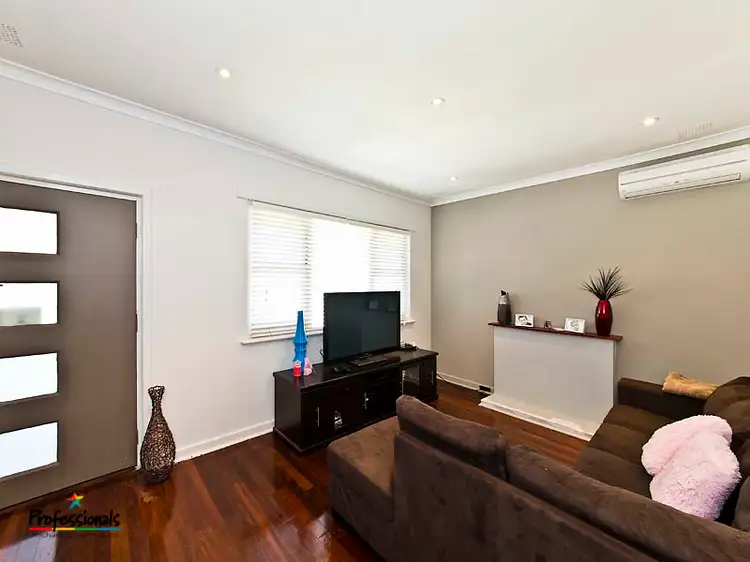 Main view of Homely semi-detached listing, 70 Kilmurray Way, Balga WA 6061