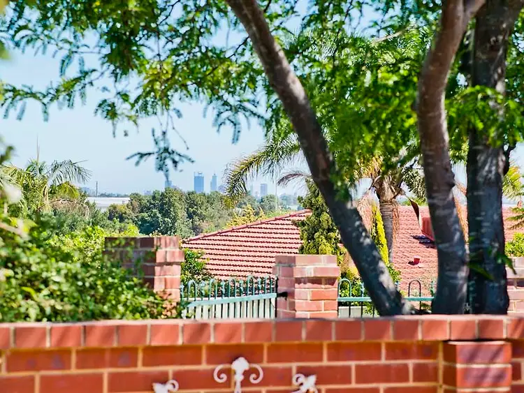 Fourth view of Homely house listing, 4 Ridgehaven Court, Canning Vale WA 6155