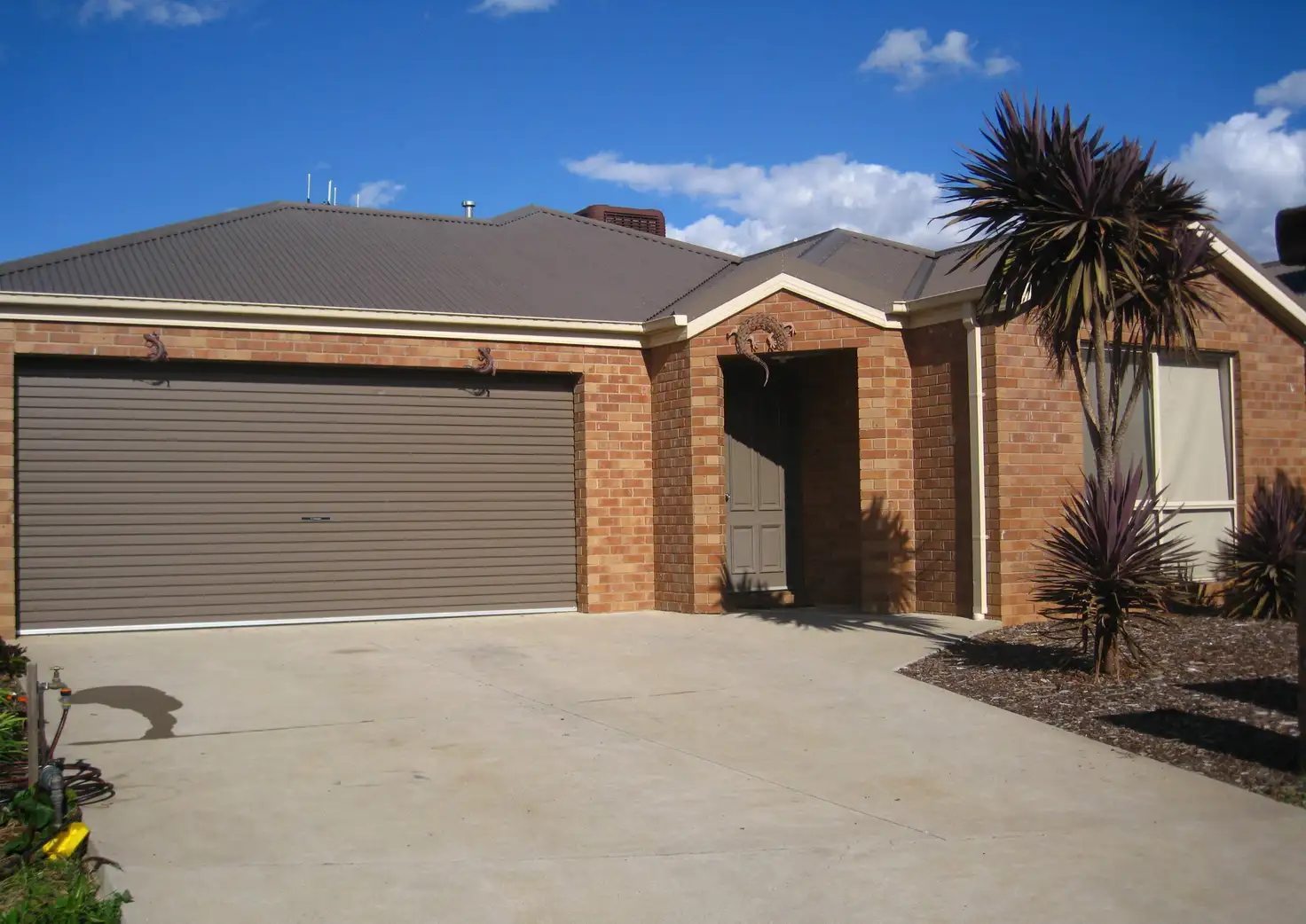 Main view of Homely townhouse listing, 1/20 Wing Crescent, Mulwala NSW 2647