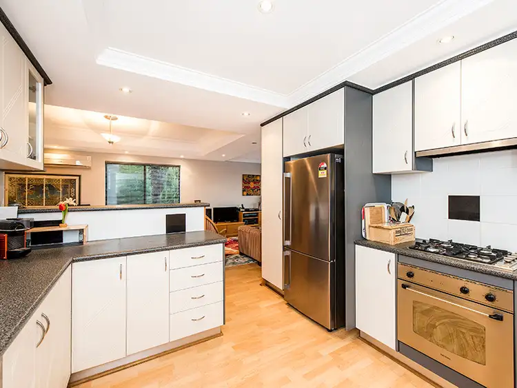 Seventh view of Homely apartment listing, 4/2 Rose Ave, South Perth WA 6151