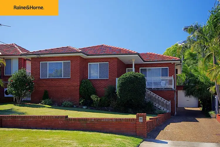 4 COLLINS CRES, Yagoona NSW 2199