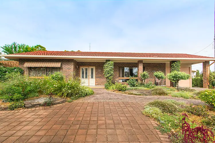 7 East View Street, Clare SA 5453