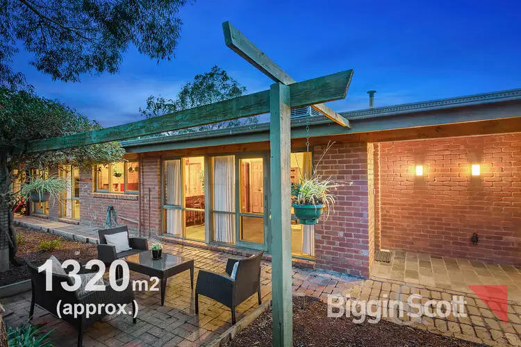 16 Salsburg Court, Vermont South VIC 3133