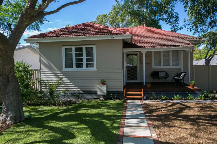 25 Harwood Street, Hilton WA 6163