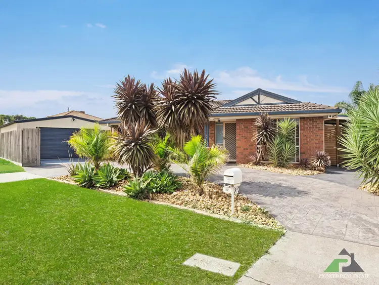 17 Meredith Close, Narre Warren South VIC 3805
