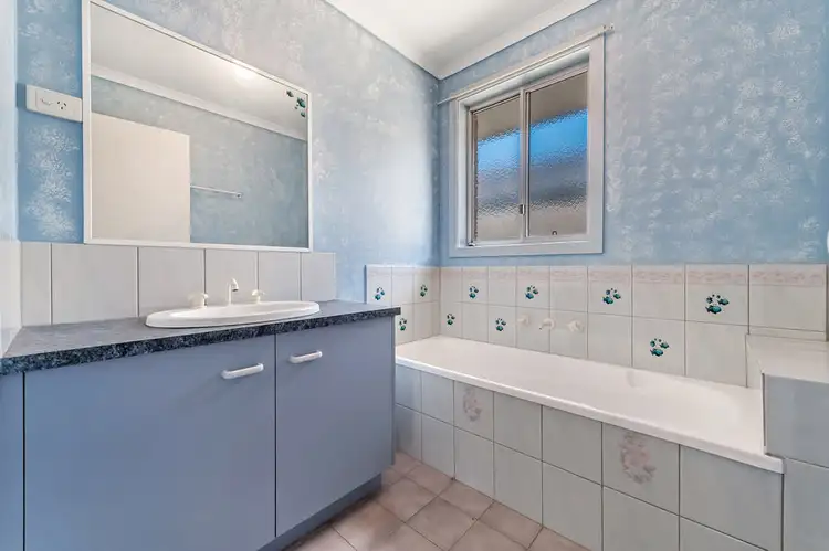 Seventh view of Homely house listing, 19 Newlyn Drive, Craigieburn VIC 3064