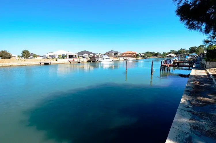 24 Darwin Terrace, Dudley Park WA 6210