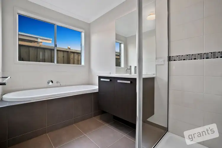 Seventh view of Homely house listing, 7 Illes Court, Berwick VIC 3806