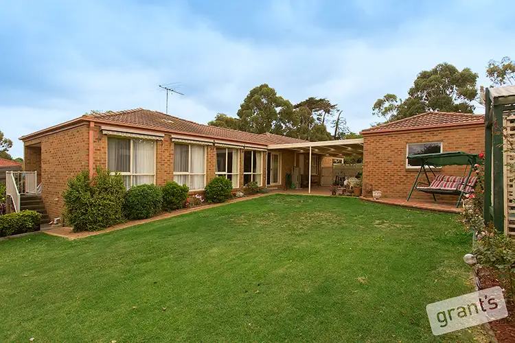 Fifth view of Homely house listing, 2 Leonard Avenue, Berwick VIC 3806