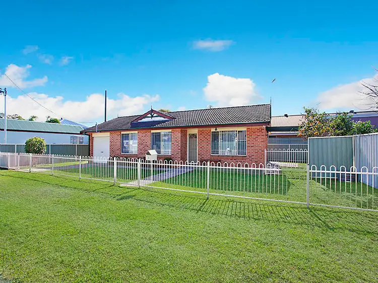 1 Bato St, Pelican NSW 2281